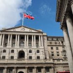 В Банке Англии предупредили о рисках инвестиций в биткоин